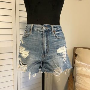 American Eagle Women's 90s Boyfriend Distressed Short Size 00